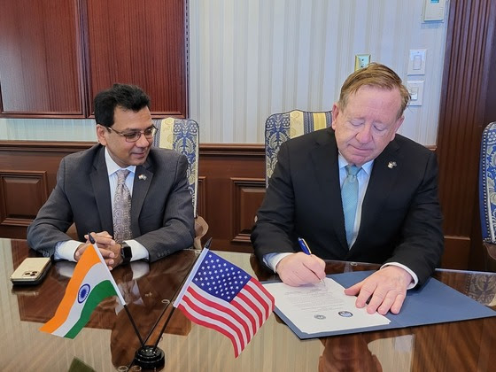 Raju Chinthala, President of Indiana India Business Council and Mayor Jim Brainard